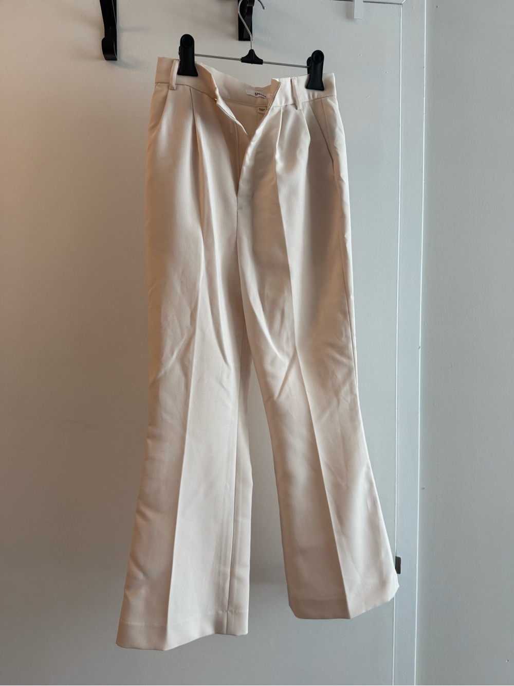 Women‘s Tailored Cream Dress Pants